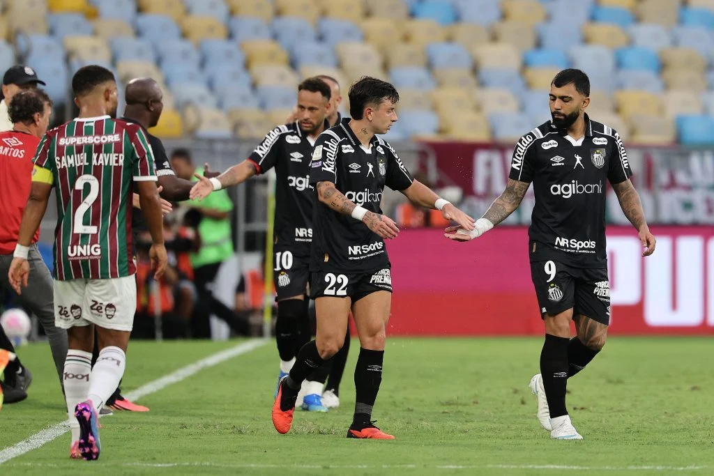 Astros decidem e Santos vira sobre o Fluminense no Rio pelo Brasileirão
