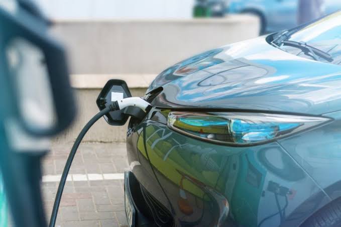 Avanços no mercado de veículos elétricos redefinem o setor