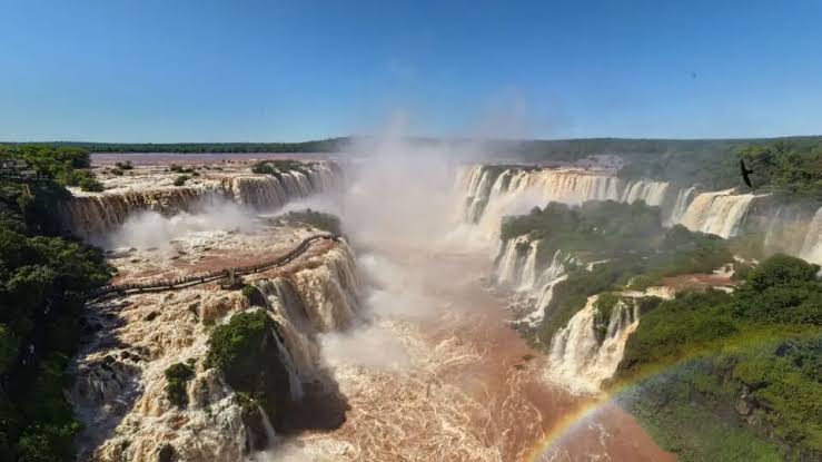 Cataratas do Iguaçu atingem vazão dez vezes maior que a média histórica
