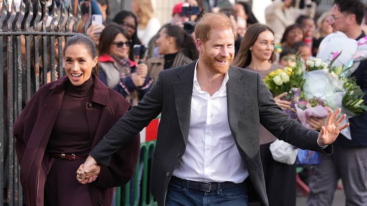 Príncipe Harry e Meghan realizam primeira aparição conjunta em Nottingham
