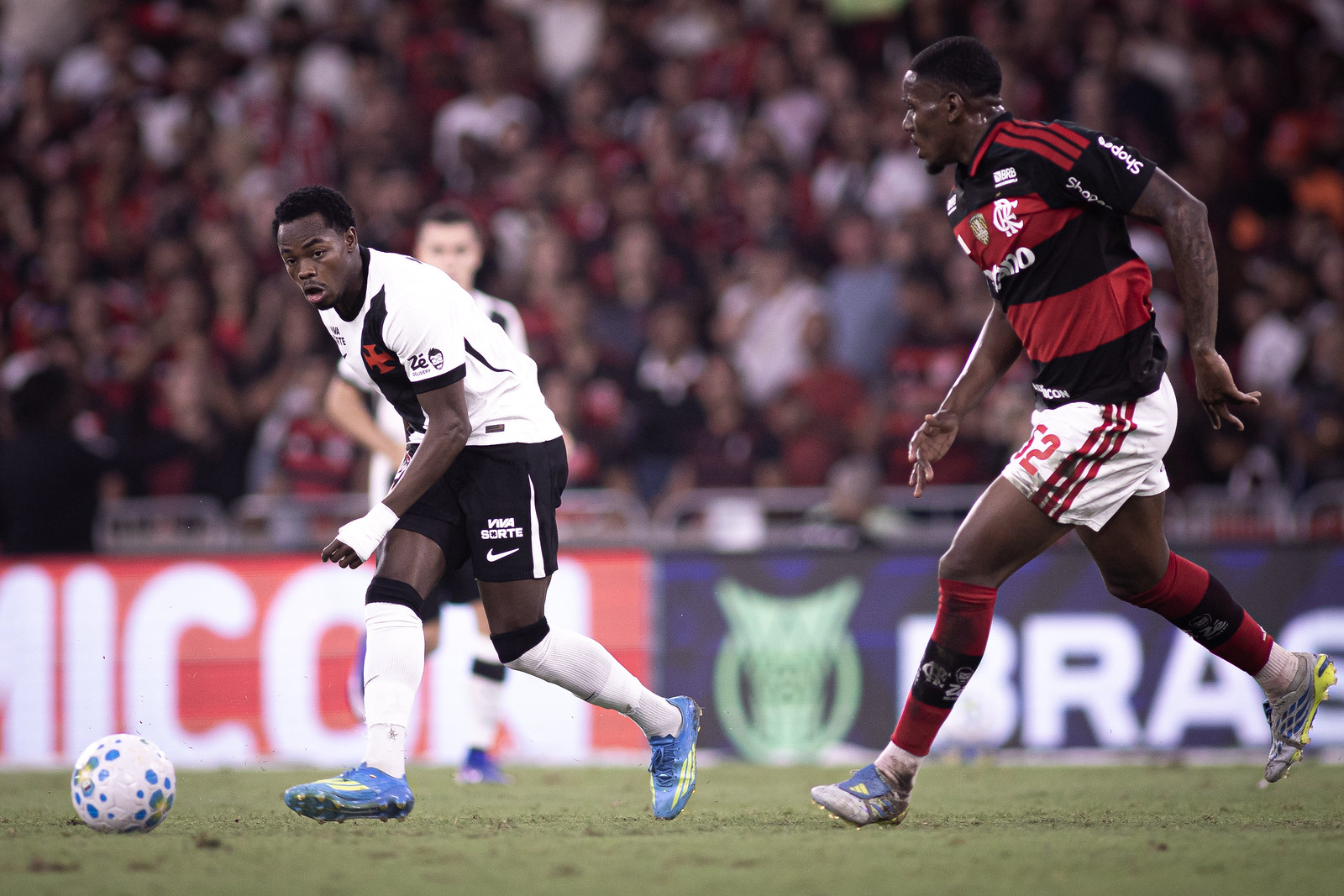 Vasco e Flamengo terão carga de ingressos dividida igualmente no Nilton Santos