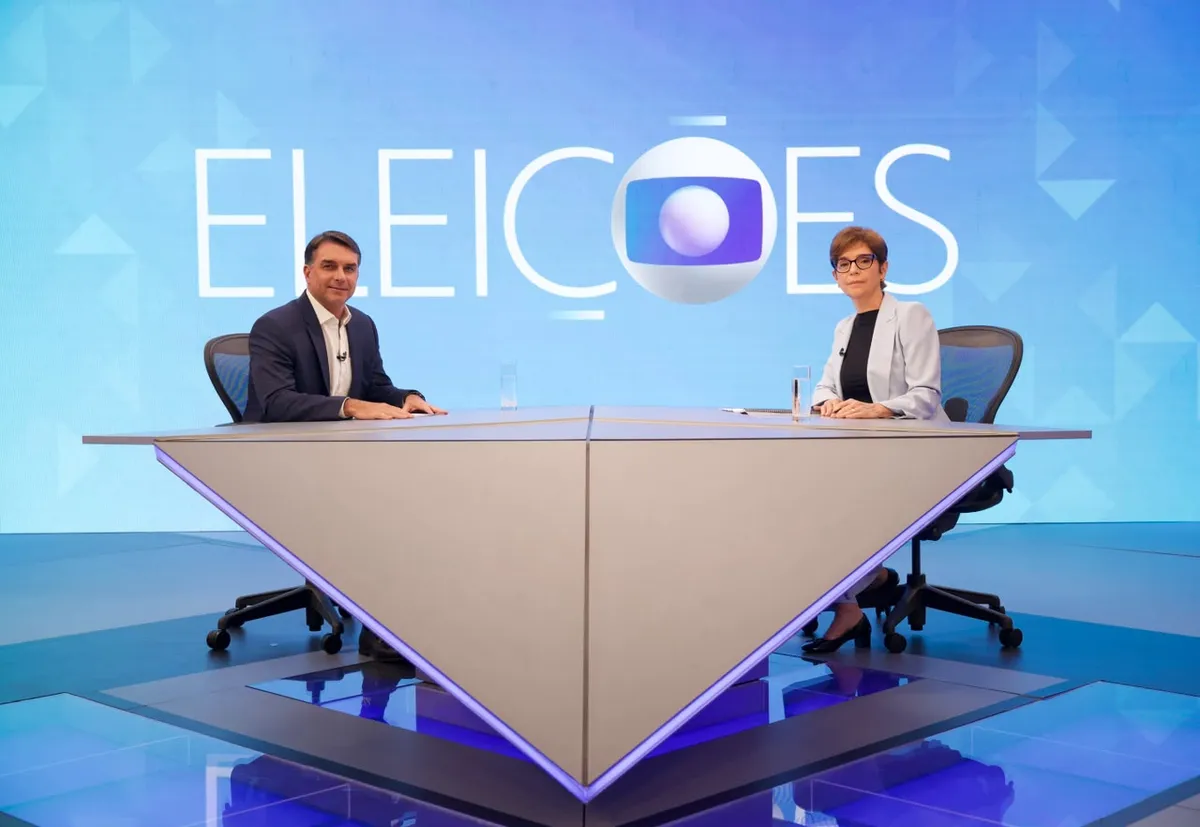 Entrevista de Flávio Bolsonaro à TV Globo é marcada por panelaços pelo país
