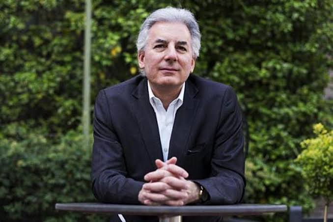 Governo do Peru oficializa Álvaro Vargas Llosa como embaixador nos EUA