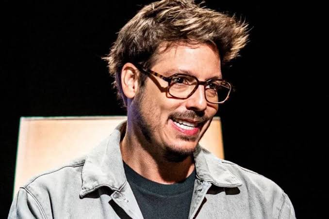 Série "Revelando" aborda investigações e relações políticas em novo episódio