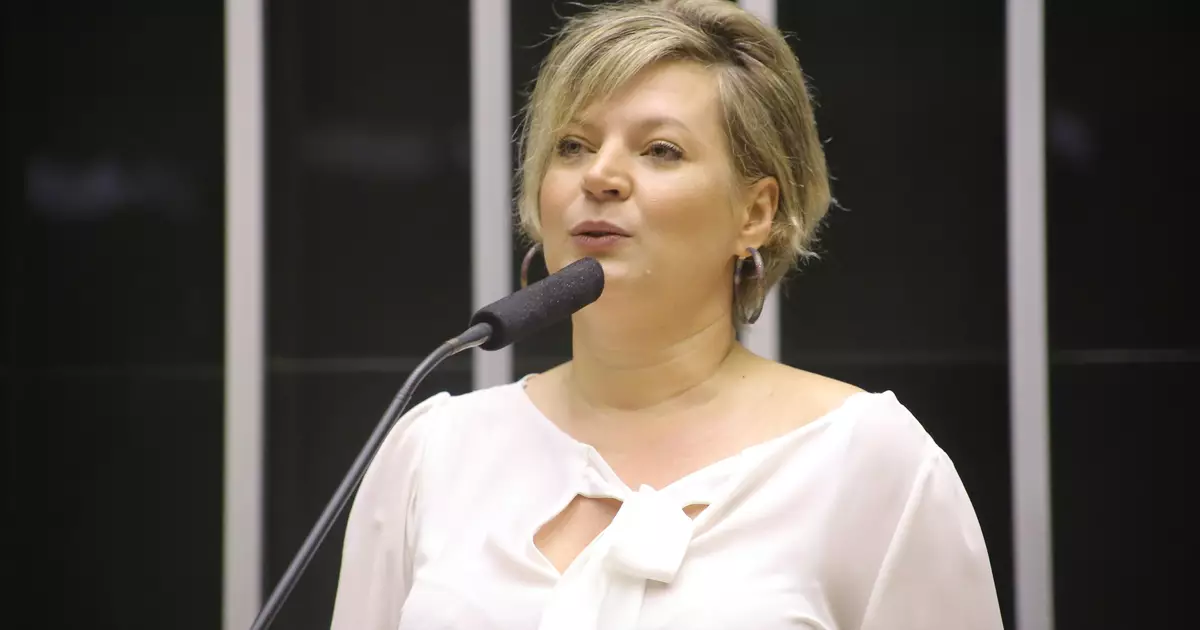 Joice Hasselmann declara voto em Lula e relata rompimento com bolsonarismo