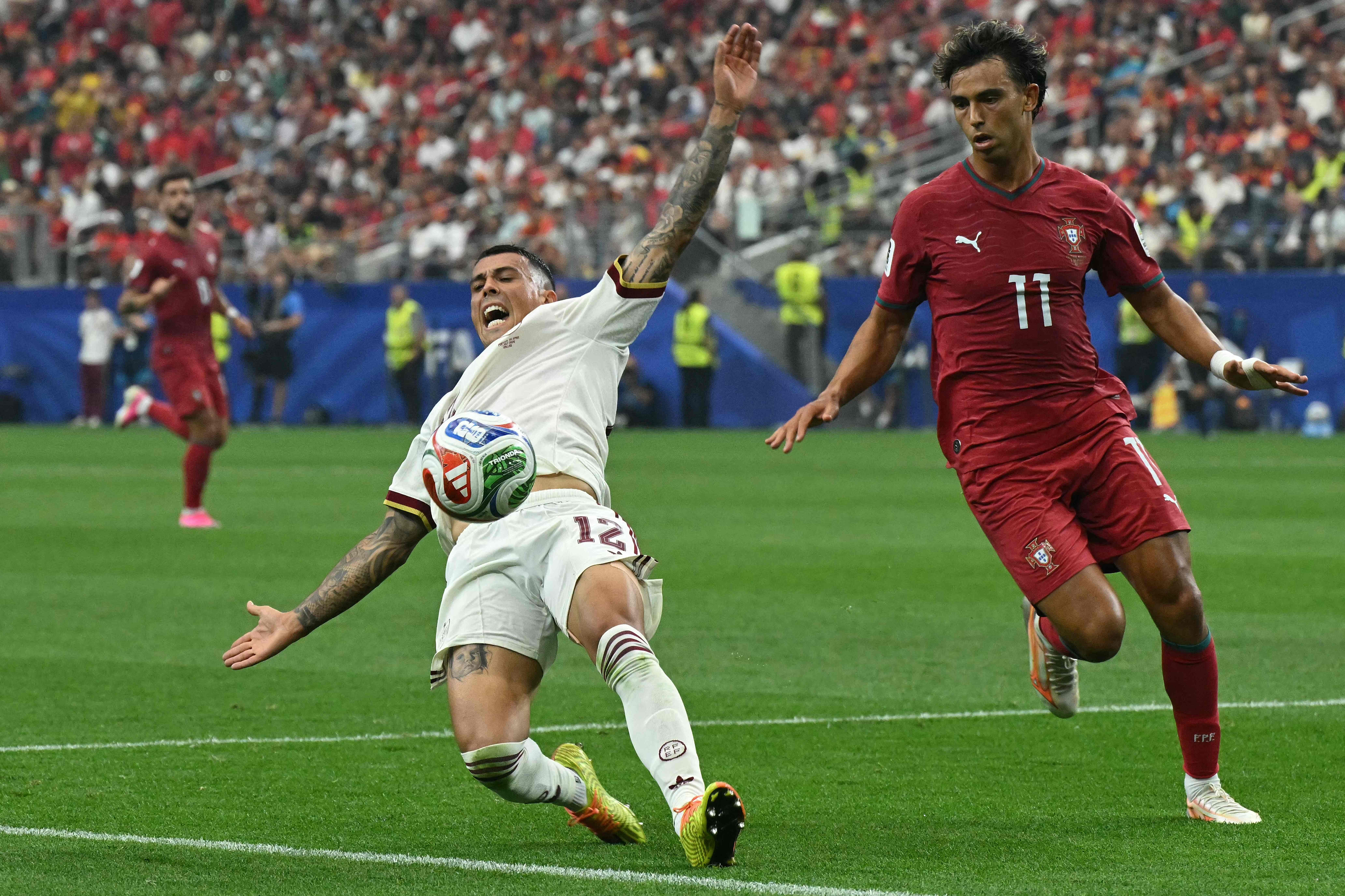 João Félix negocia saída do Al Nassr e mira retorno ao Barcelona
