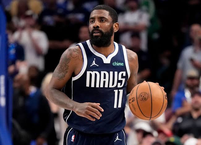 Miami Heat monitora Kyrie Irving e atualiza estátua de Dwyane Wade