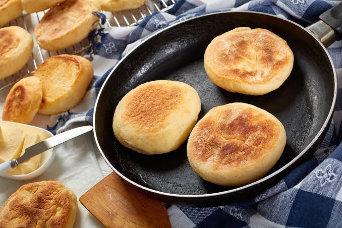 Receita prática de pão de frigideira com farinha de arroz