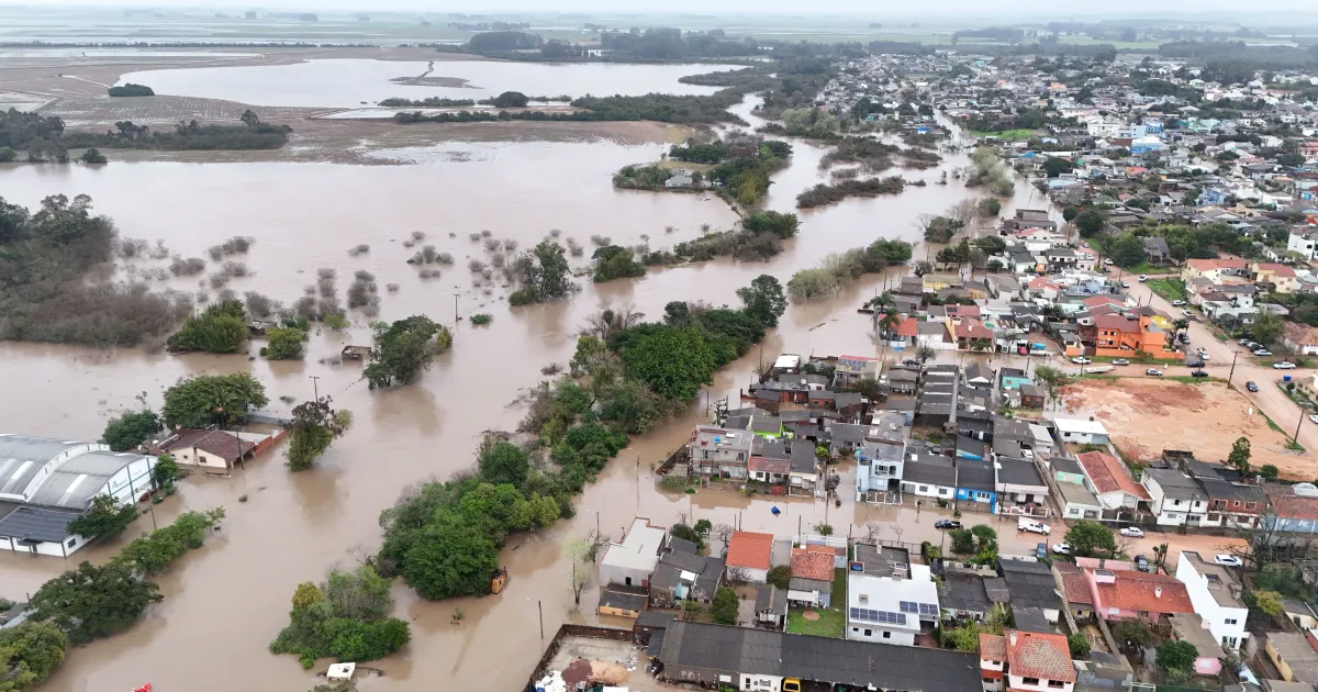 Temporais causam estragos e alagamentos em municípios