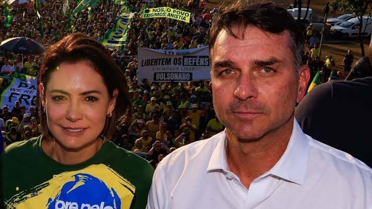 Michelle Bolsonaro apela por união da direita após derrota e saída de Flávio