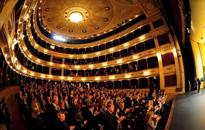 Teatro português é indicado a prêmio internacional no Uruguai