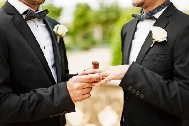 Justiça condena ateliê em São Paulo por homofobia em convites