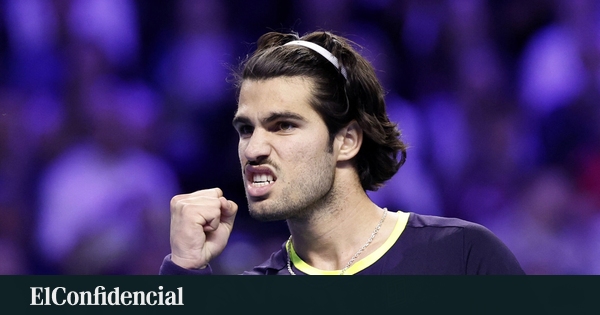 Carlos Alcaraz vence Tommy Paul e avança à semifinal do ATP de Viena