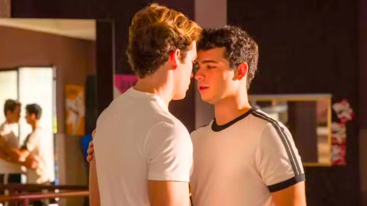 Primeiro beijo de personagens em novela da Globo repercute nas redes sociais