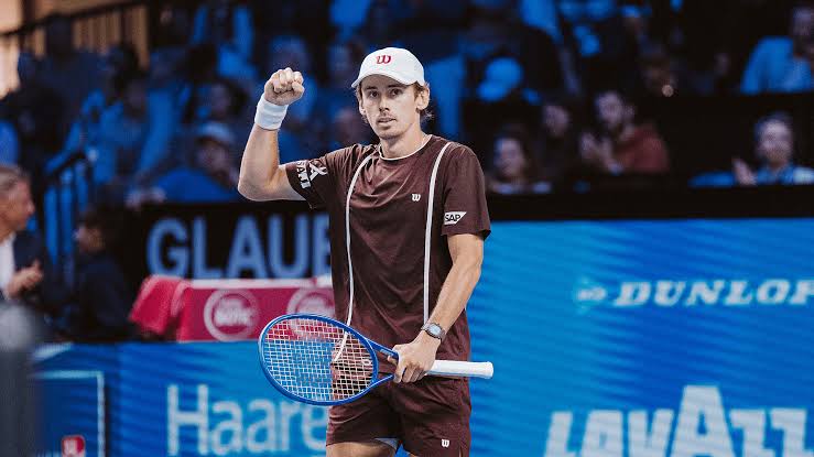 Alexander Zverev é superado por Alex de Minaur na semifinal do torneio de Viena