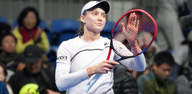 Elena Rybakina garante liderança do ranking mundial de tênis