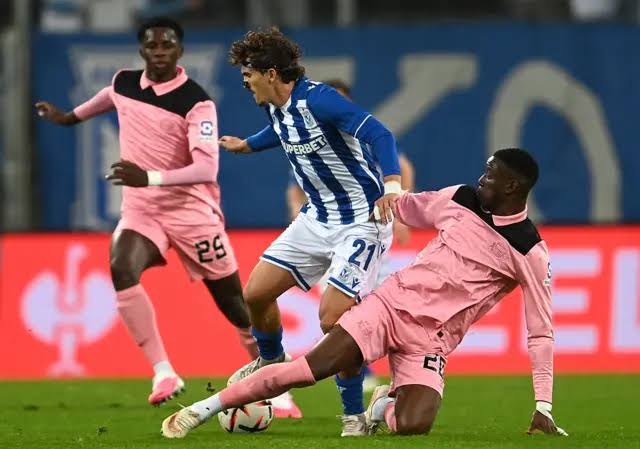 Sunderland empata com o Lech Poznan pela Liga Europa