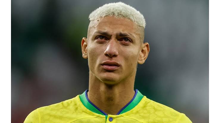 Disputa por ilha envolvendo Richarlison e aliado de Flávio Bolsonaro gera investigação