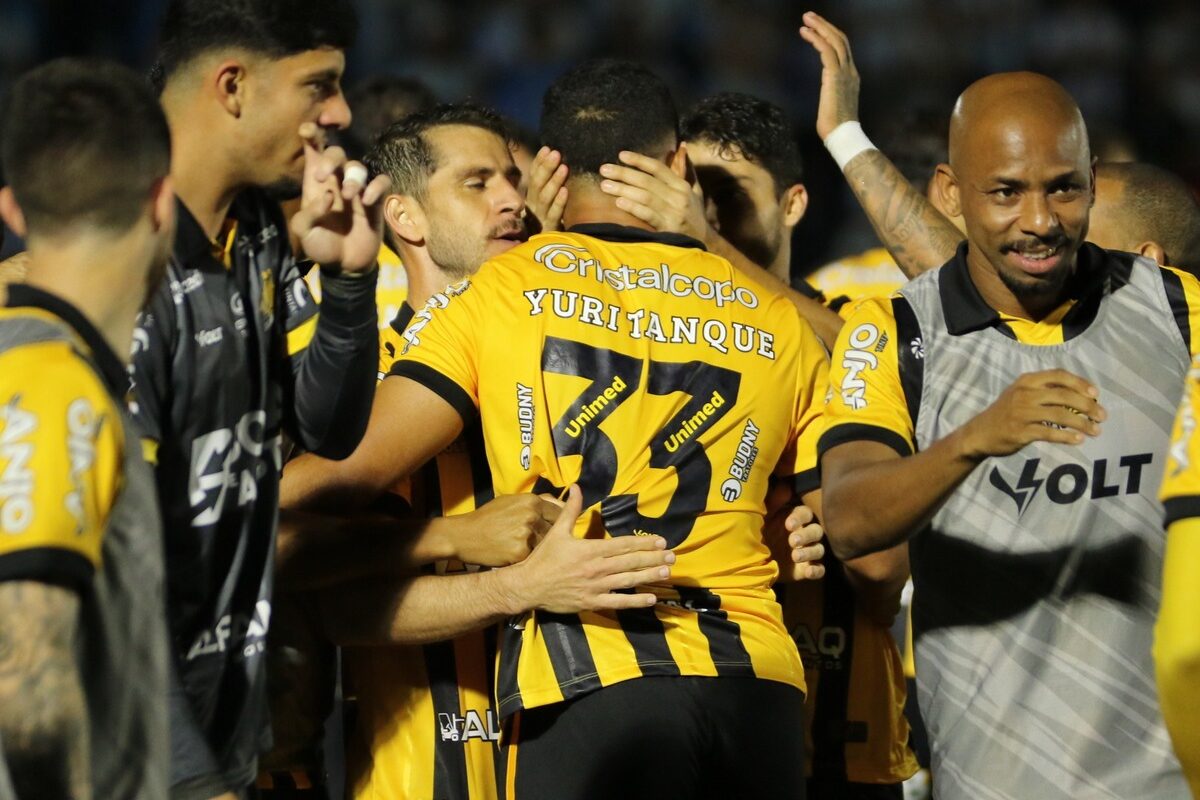 Cenário da Série B movimenta equipes na reta final