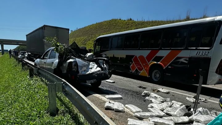Engavetamento na rodovia Celso Charuri deixa feridos