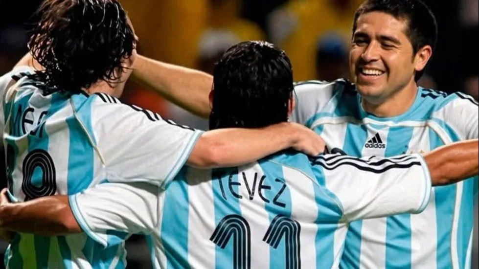 Carlos Tevez confirma presença de Messi e Riquelme em jogo de despedida