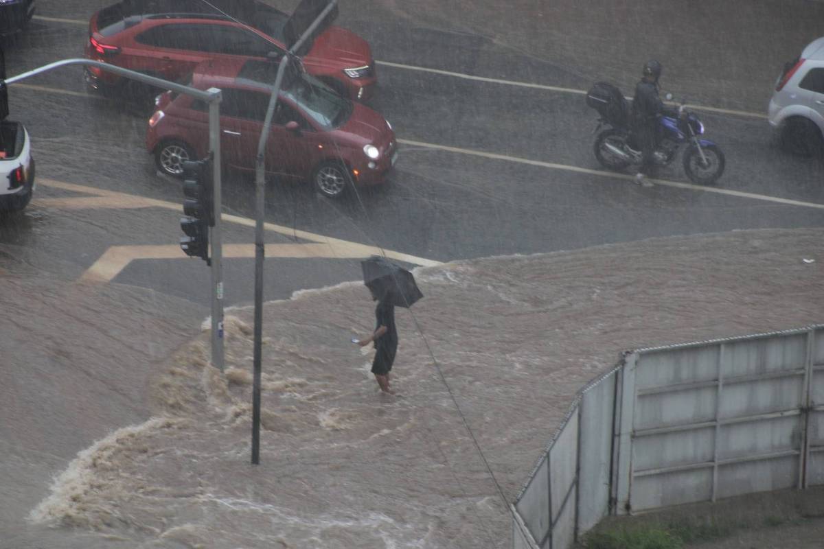 Inmet emite alerta para temporais e chuvas intensas no Brasil