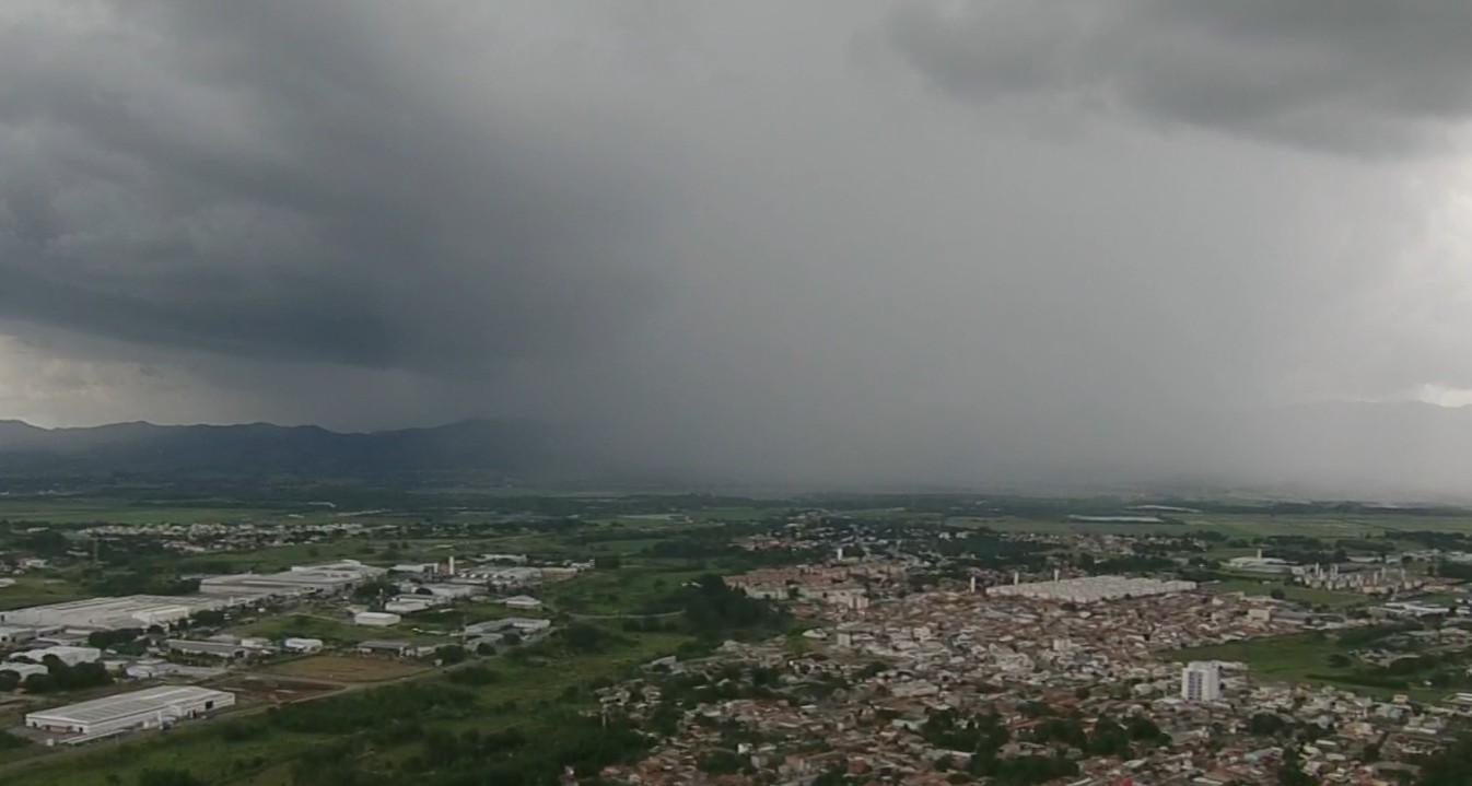 Inmet emite alerta amarelo de tempestades para 15 estados