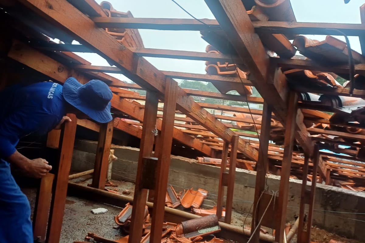 Presos ajudam a reconstruir escolas após temporal no Paraná