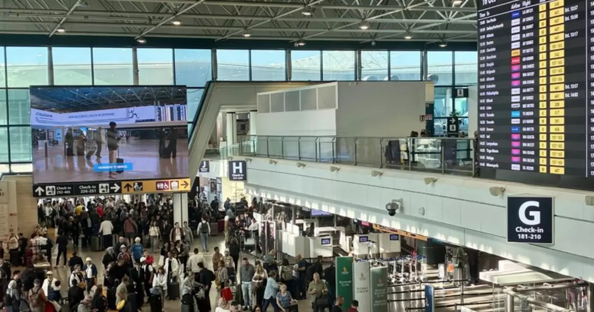 Italia reduz tráfego aéreo pela metade após falha técnica