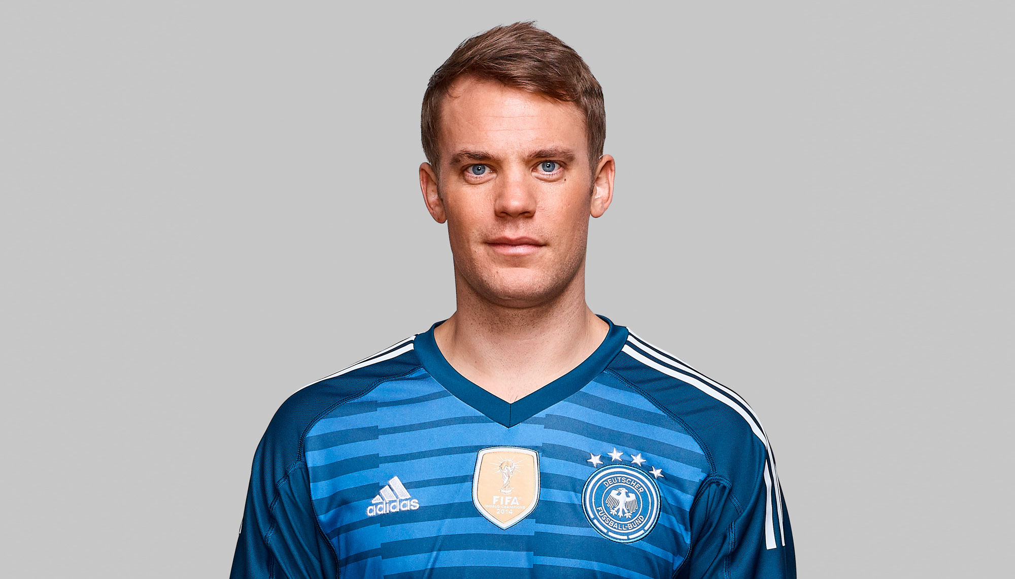 Manuel Neuer retorna ao gol do Bayern e alcança marca histórica na Champions