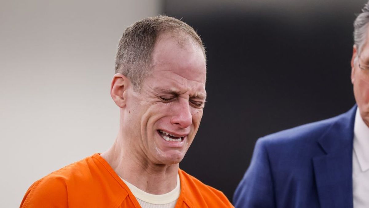 Ex-cantor do American Idol é condenado à prisão perpétua por assassinar a esposa