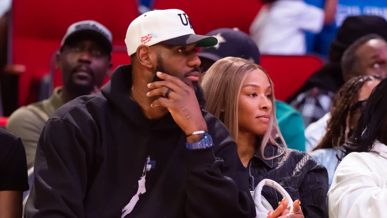 Estreia de LeBron e lesão de Hukporti movimentam os 76ers na pré-temporada