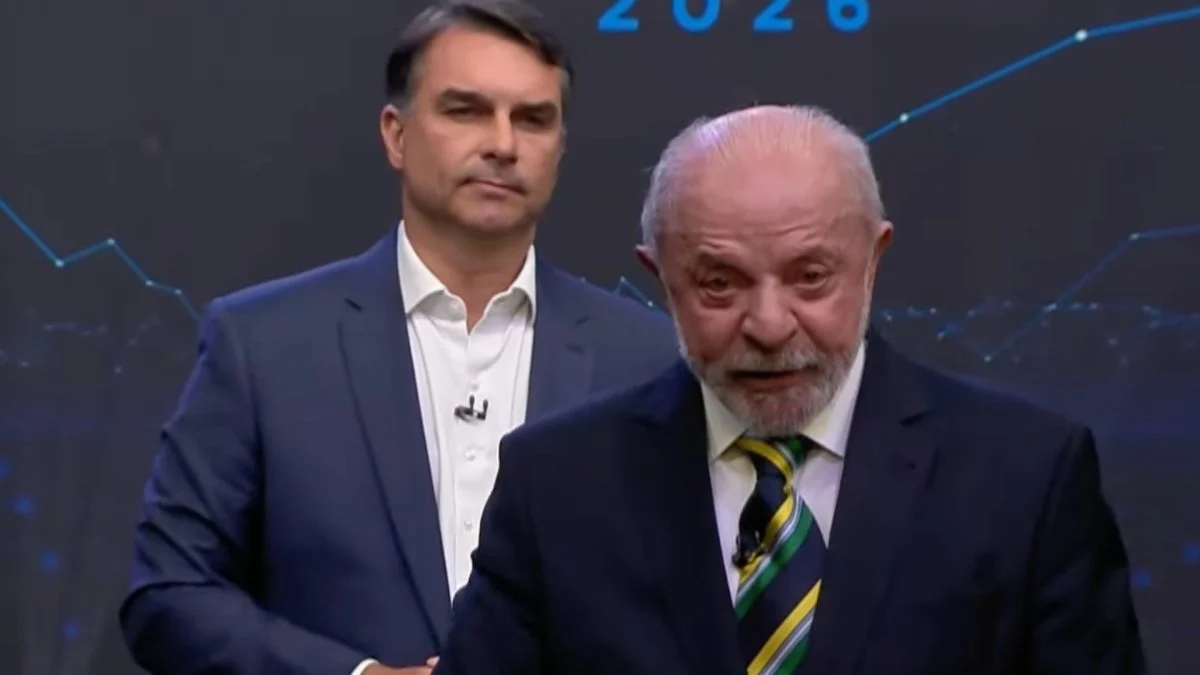 Lula e Flávio Bolsonaro trocam acusações em debate presidencial