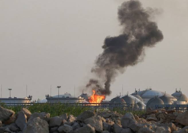 Ataques com projéteis atingem aeroportos na Arábia Saudita