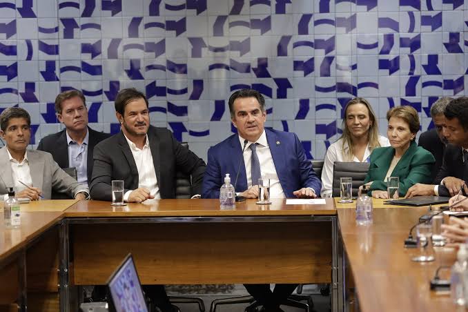 PP e União Brasil apoiam Flávio Bolsonaro no segundo turno contra Lula