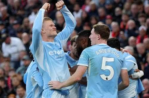 Manchester City vence Ipswich e lidera a Premier League com folga