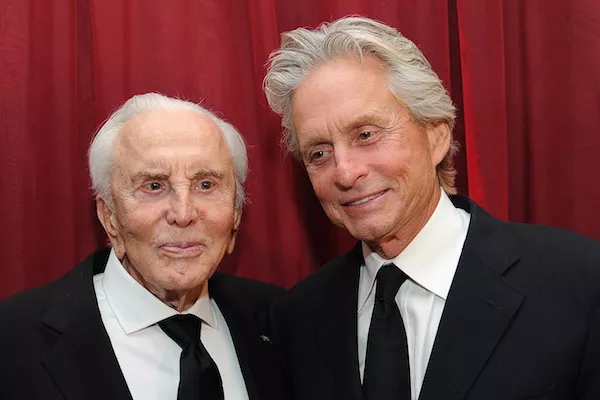 Michael Douglas não herdou a fortuna do pai, Kirk Douglas