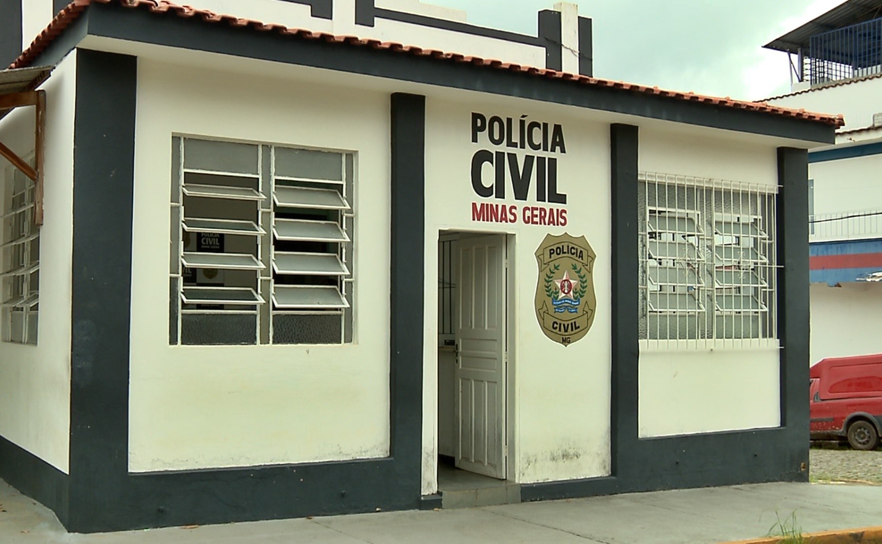 Patroa é presa em flagrante após esfaquear faxineira em Cambuquira