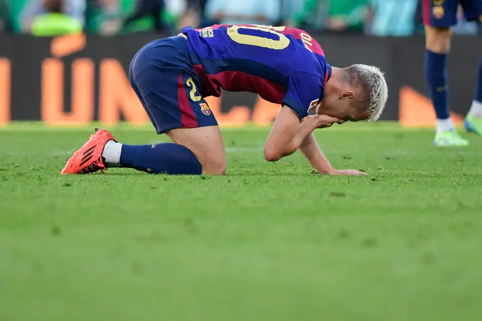 Dani Olmo se lesiona em jogo do Barcelona pela Liga dos Campeões