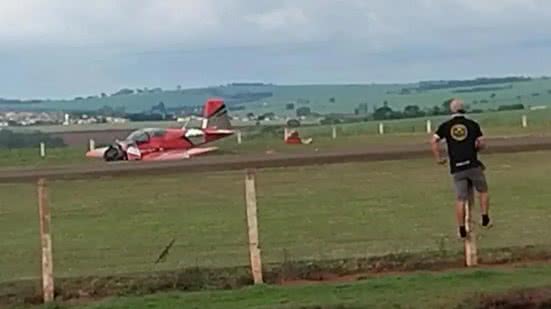 Queda de avião de pequeno porte mata duas pessoas no interior paulista