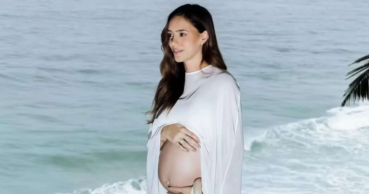 Bruna Biancardi exibe barrigão em reta final de gravidez de Mariah
