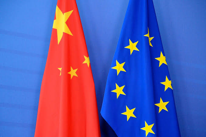 União Europeia e China intensificam diálogo comercial sob tensão