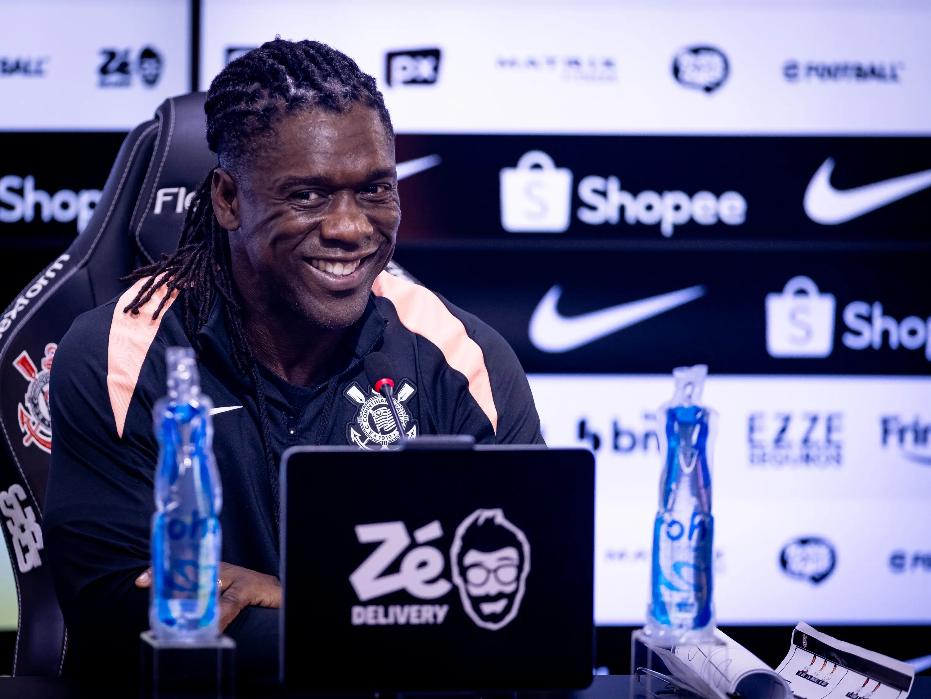 Seedorf defende histórico e foca em recuperação no Corinthians