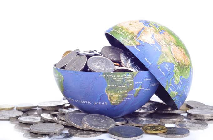 Cenário internacional e desafios econômicos moldam perspectivas para 2027