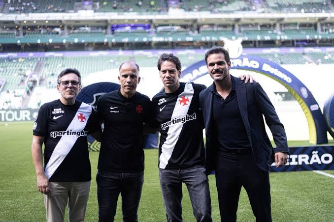 Conselho do Vasco aprova venda de 90% da SAF para grupo liderado por Marcos Lamacchia