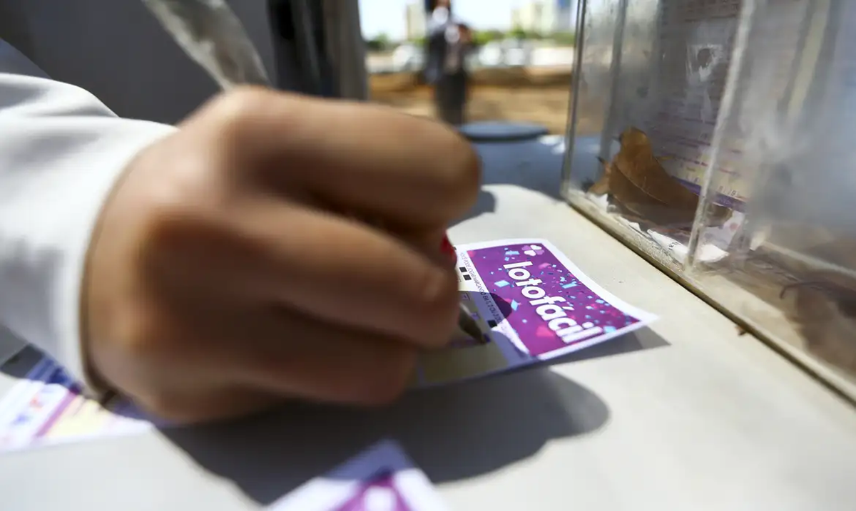 Três apostas dividem prêmio principal do concurso 3815 da Lotofácil