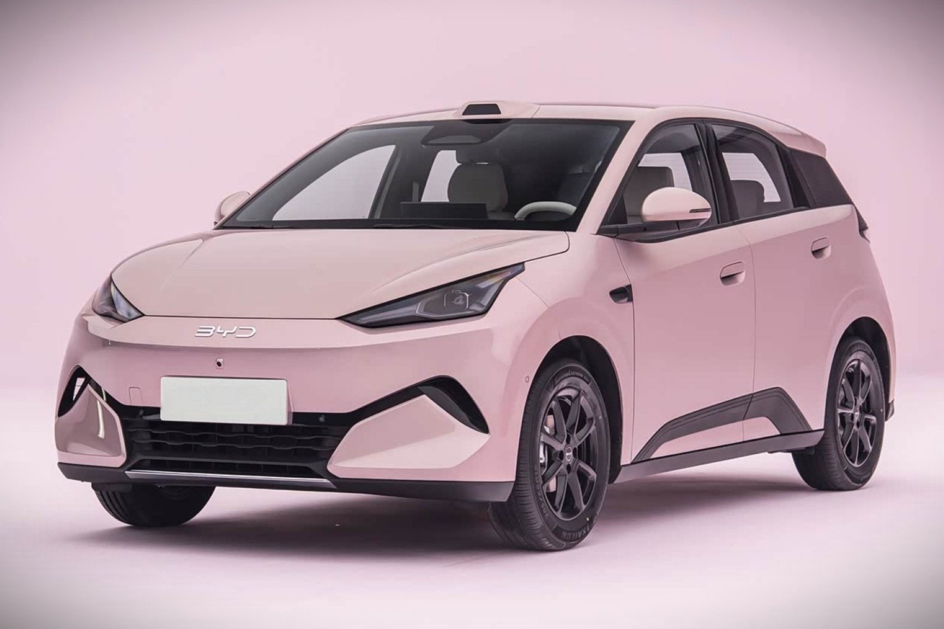 Novo BYD Dolphin Mini resolve polêmica de pneus e ganha motor de 129 cv