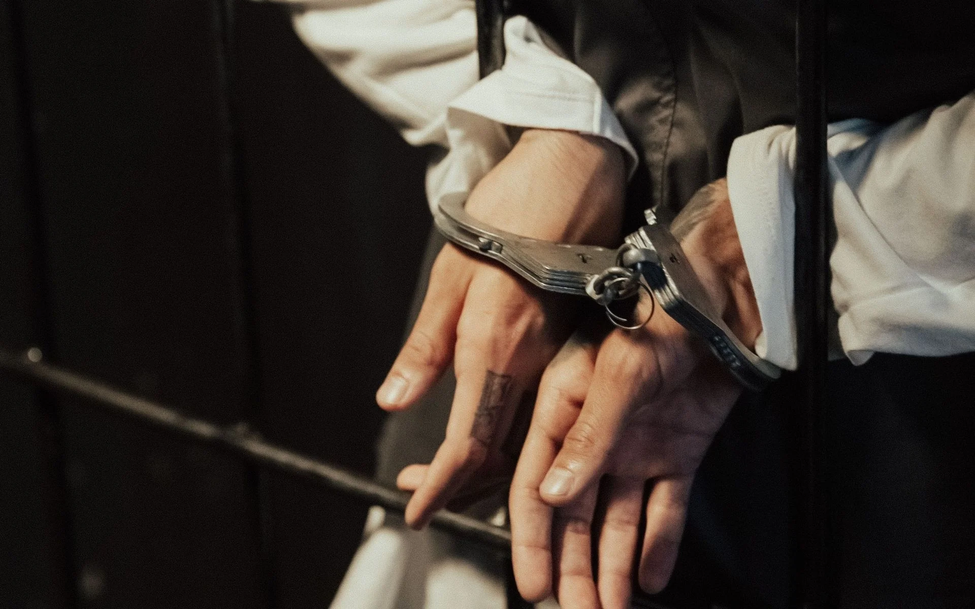 Redução da maioridade penal ganha apoio de eleitores de Lula e Flávio Bolsonaro