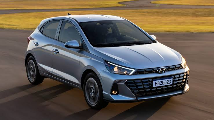 Modelo Hyundai HB20 ganha destaque em diferentes contextos pelo país