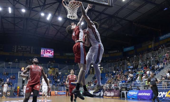 Paulistano e Sesi Franca se enfrentam pelo Novo Basquete Brasil
